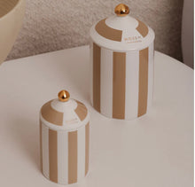 Load image into Gallery viewer, Patchouli, Pear & Oud Ceramic Candle 360g