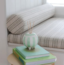 Load image into Gallery viewer, Avocado & Fresh Mint Ceramic Diffuser 350ml