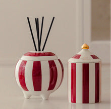 Load image into Gallery viewer, Juicy Apple & Wild Fig Ceramic Candle 360g