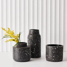 Load image into Gallery viewer, Tucci Vase - Black