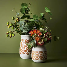 Load image into Gallery viewer, Vase Saphira - White/Tan