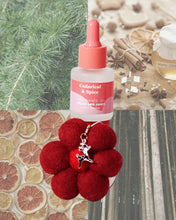 Load image into Gallery viewer, Cedarleaf &amp; Spice - Felt Air Freshener with Christmas Charm
