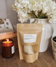 Load image into Gallery viewer, Japanese Honeysuckle - Soy Wax Melts
