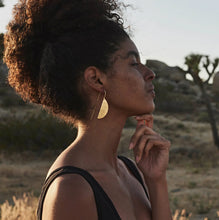 Load image into Gallery viewer, Folke Earrings - Gold
