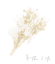Load image into Gallery viewer, Dried Floral Cards - Mixed
