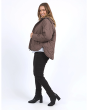 Load image into Gallery viewer, Mellow Quilted Jacket - Chocolate
