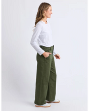 Load image into Gallery viewer, Scallop Edge Jean - Basil
