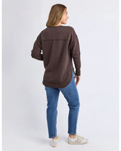 Load image into Gallery viewer, Medalion Crew - Coffee
