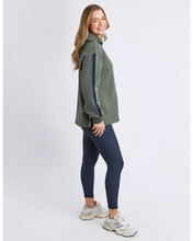 Load image into Gallery viewer, Knit Collar Crew - Khaki
