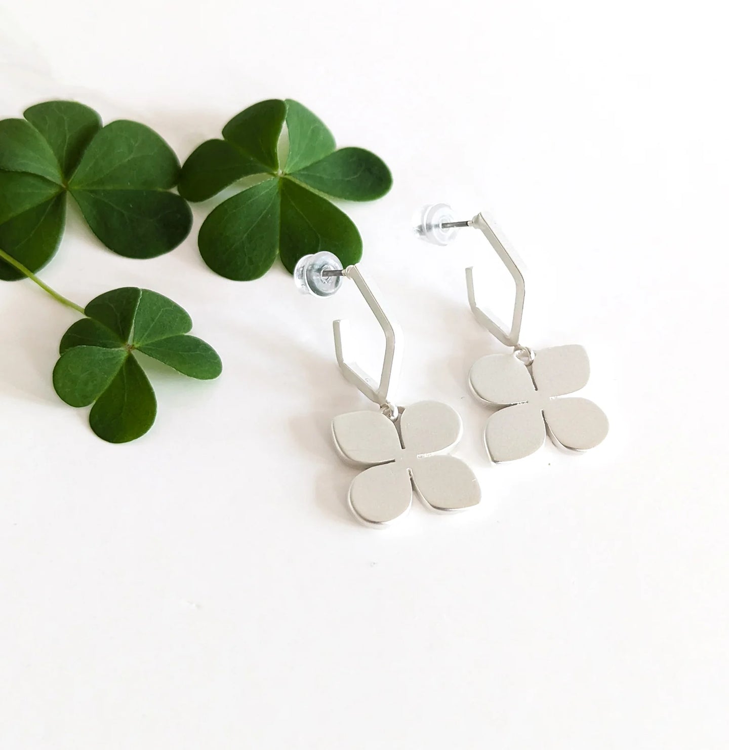 Clover Flower Chunky Hook Earring - Silver