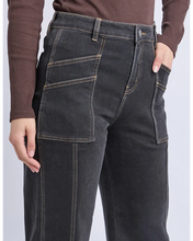 Load image into Gallery viewer, Balmy Jeans - Washed Black

