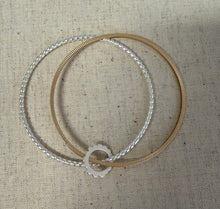 Load image into Gallery viewer, Bracelet Set with Flower
