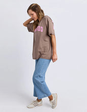 Load image into Gallery viewer, Interval Tee - Brown/Bright Pink
