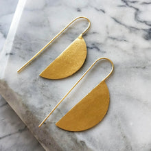 Load image into Gallery viewer, Folke Earrings - Gold
