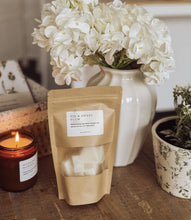 Load image into Gallery viewer, Japanese Honeysuckle - Soy Wax Melts
