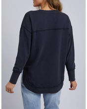 Load image into Gallery viewer, Washed Simplified Crew - Navy
