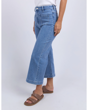 Load image into Gallery viewer, Sarah Crop Jeans - Light Blue
