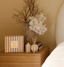 Load image into Gallery viewer, Patchouli, Pear &amp; Oud Mini Candle &amp; Diffuser Gift Set
