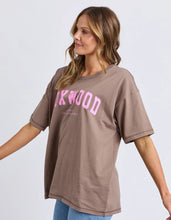 Load image into Gallery viewer, Interval Tee - Brown/Bright Pink
