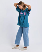 Load image into Gallery viewer, Interval Tee - Ocean W/Neon Pink
