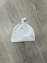 Load image into Gallery viewer, Organic Baby Beanie - Girl XXS
