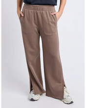 Load image into Gallery viewer, Classic Track Pant - Brown
