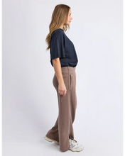 Load image into Gallery viewer, Classic Track Pant - Brown

