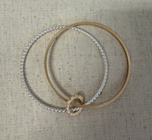Load image into Gallery viewer, Bracelet Set with Flower
