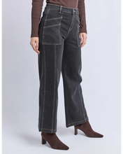 Load image into Gallery viewer, Balmy Jeans - Washed Black
