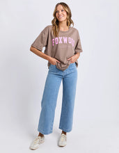 Load image into Gallery viewer, Interval Tee - Brown/Bright Pink
