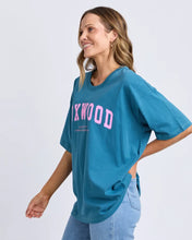 Load image into Gallery viewer, Interval Tee - Ocean W/Neon Pink
