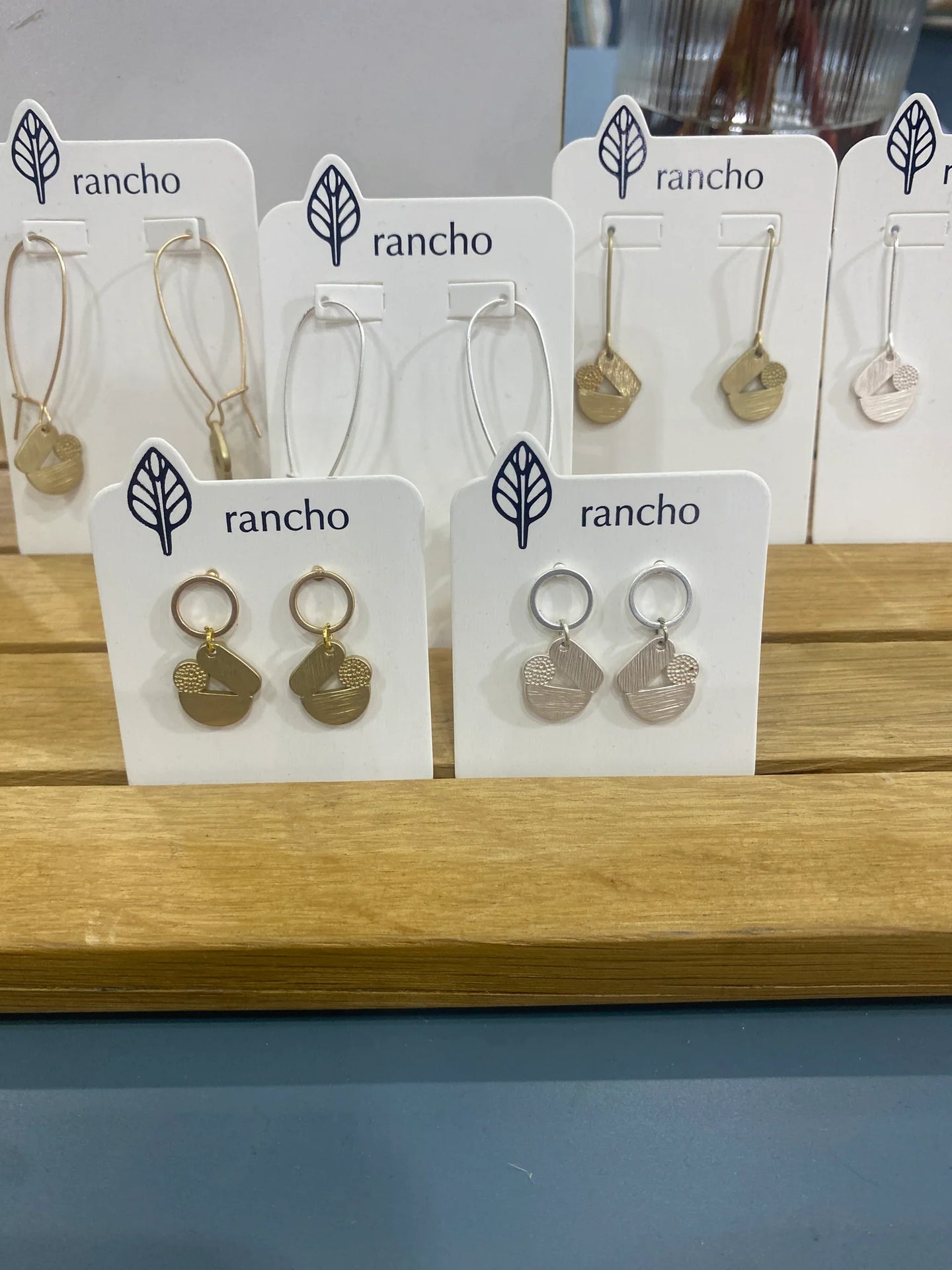 mixed shape hollow stud - Gold