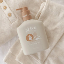 Load image into Gallery viewer, Baby Hair &amp; Body Wash - Calming Oatmeal
